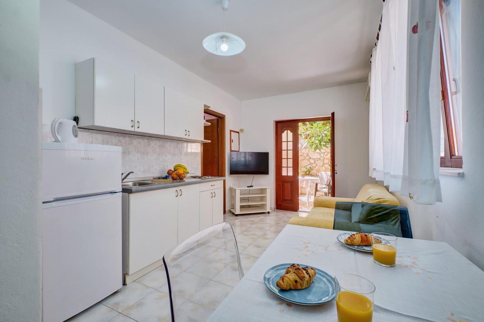 מאלי לוסיניי Apartments Suzana מראה חיצוני תמונה